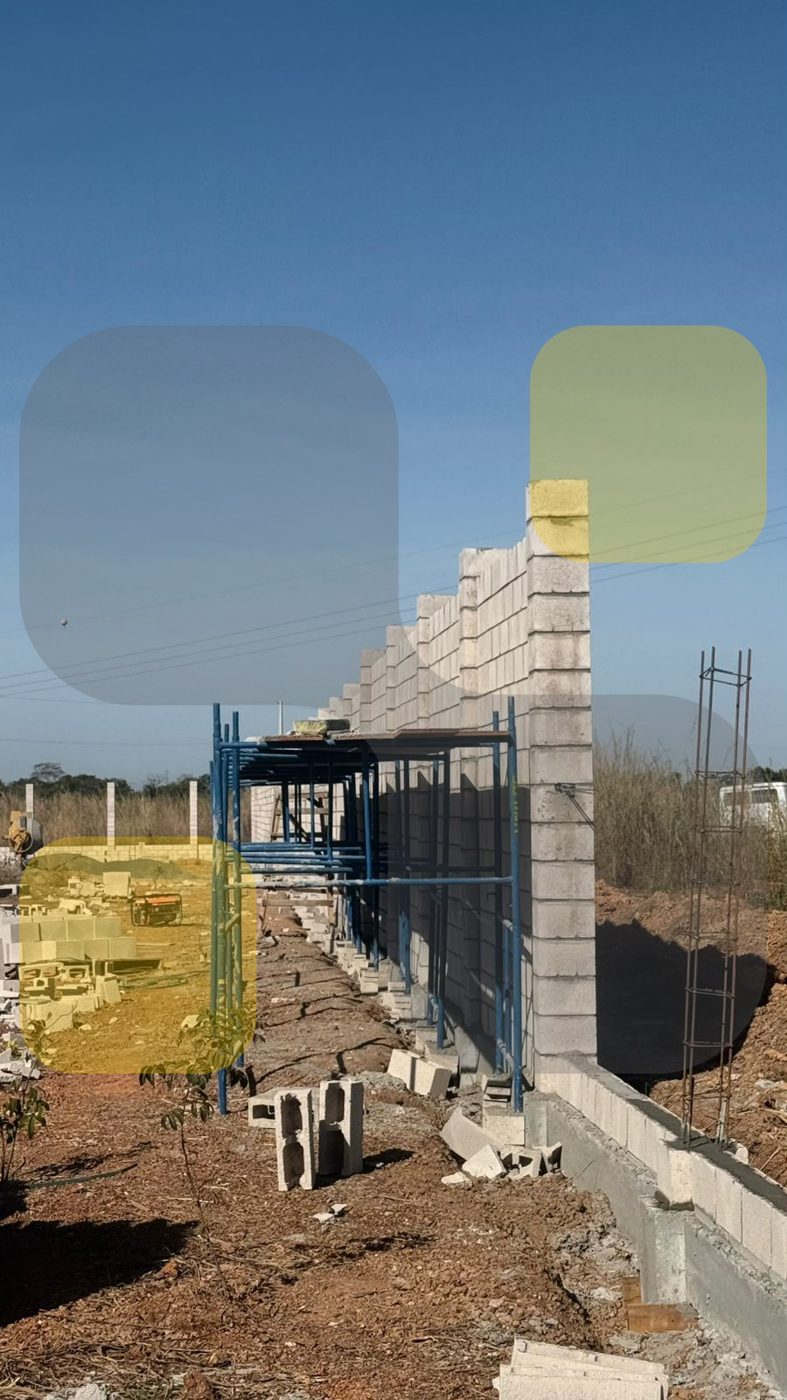 Trecho de muro em execução